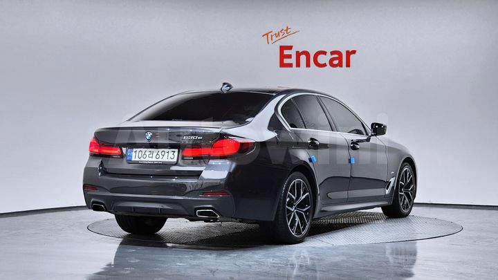 BMW 5 Series 2021 — 2