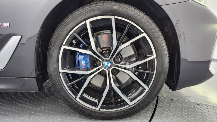 BMW 5 Series 2021 — 5