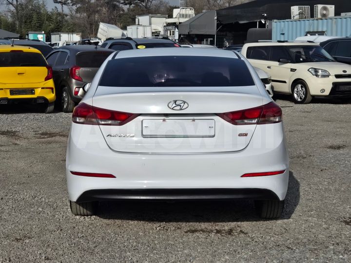 Hyundai Avante 2017 — 4