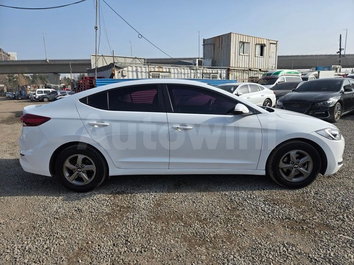 Hyundai Avante 2017 — 5