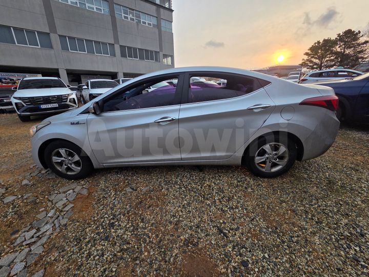 Hyundai Avante 2014 — 3
