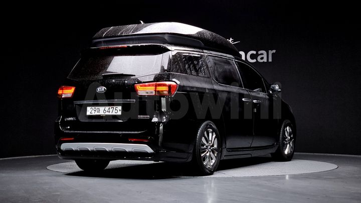 Kia Carnival 2018 — 2