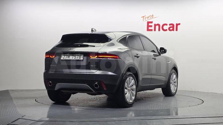 Jaguar E PACE