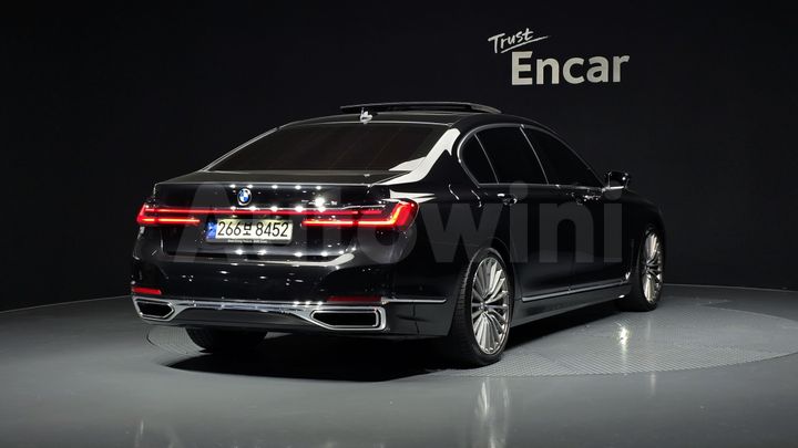 BMW 7 Series 2021 — 3
