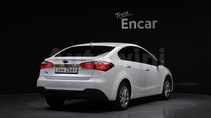Kia K3 2015 — 2