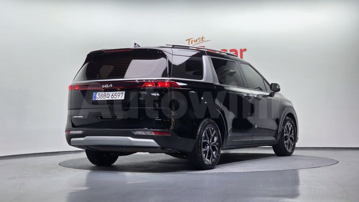 Kia Carnival 2023 — 2