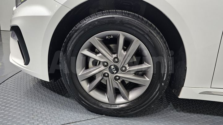 Kia K5 2019 — 5
