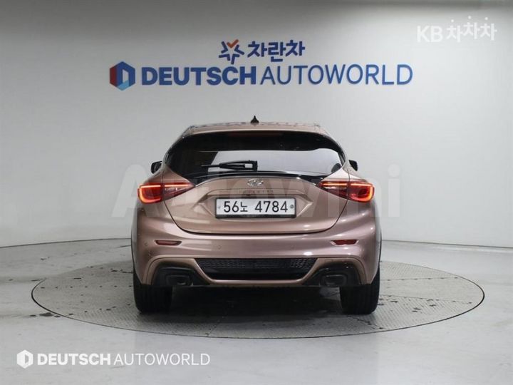 Infiniti Q 2017 — 4