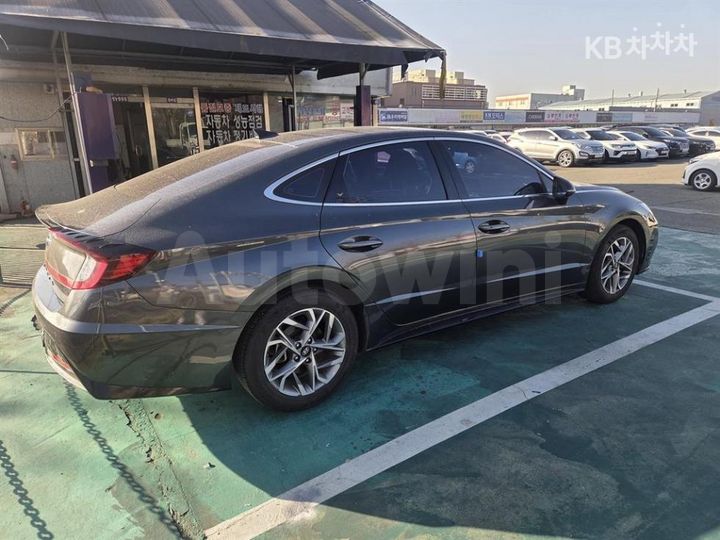 Hyundai Sonata 2023 — 4