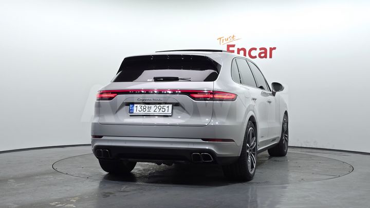 Porsche Cayenne 2022 — 4