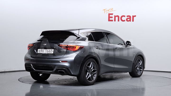Infiniti Q 2017 — 2