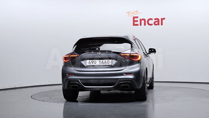 Infiniti Q 2017 — 4