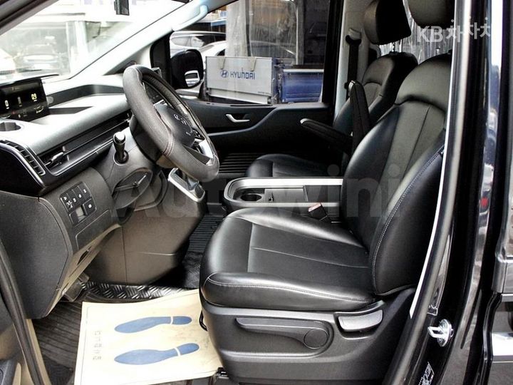Hyundai Staria 2022 — 5