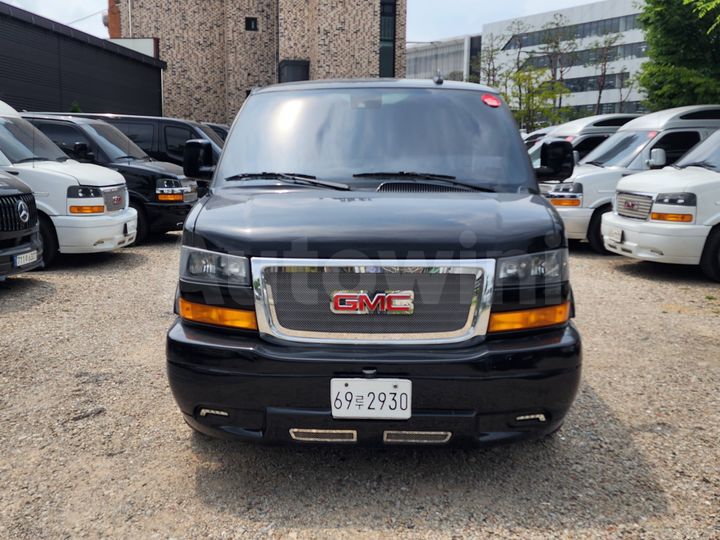 GMC Savana 2019 — 3
