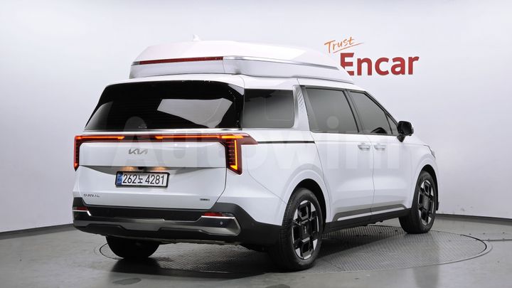 Kia Carnival 2025 — 2