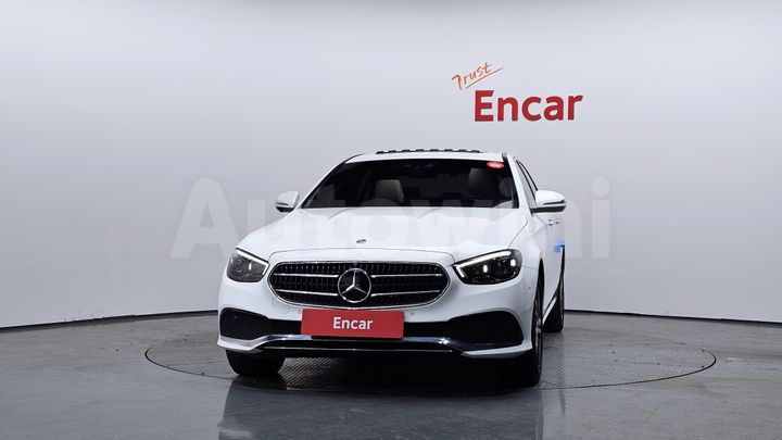 Mercedes-Benz E Class 2022 — 3
