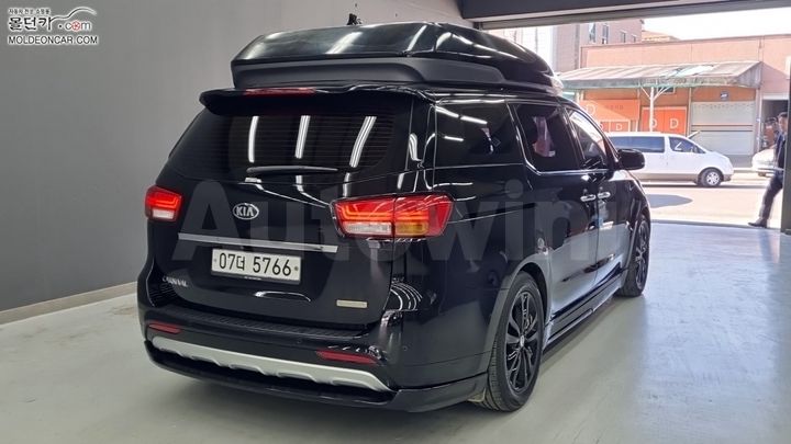 Kia Carnival 2015 — 2