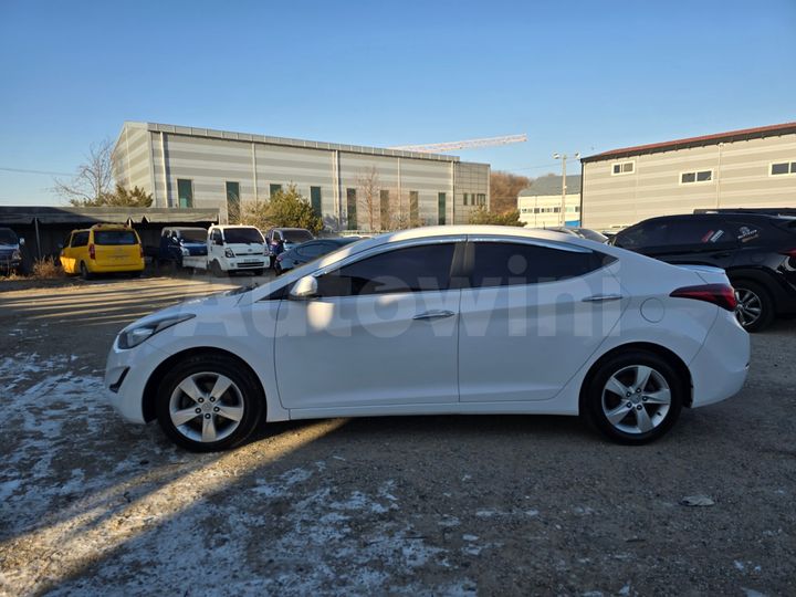 Hyundai Avante 2015 — 3