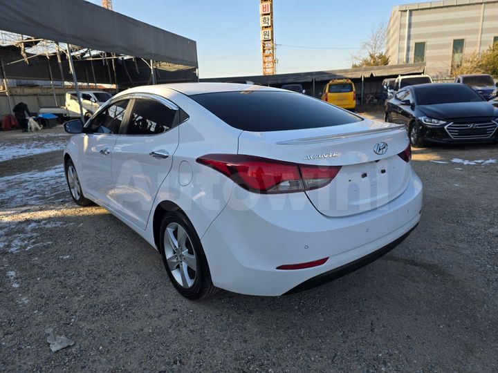 Hyundai Avante 2015 — 4