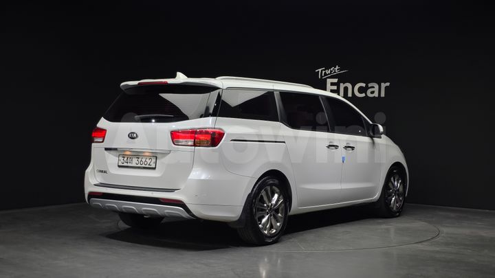Kia Carnival 2015 — 2