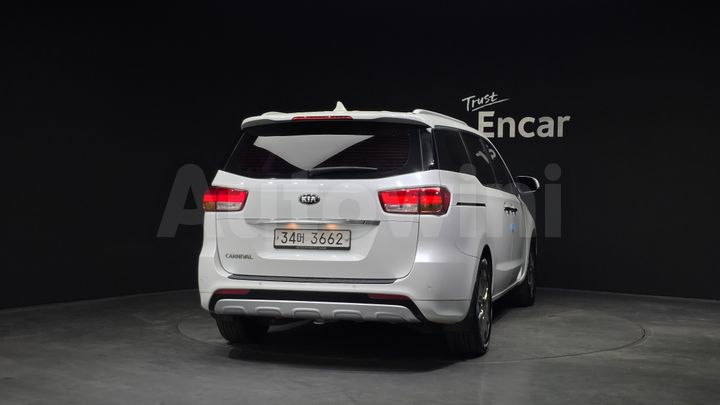Kia Carnival 2015 — 4