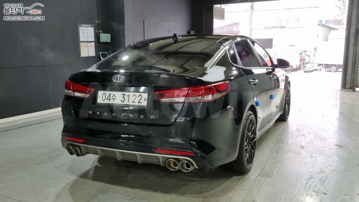 Kia K5 2017 — 2