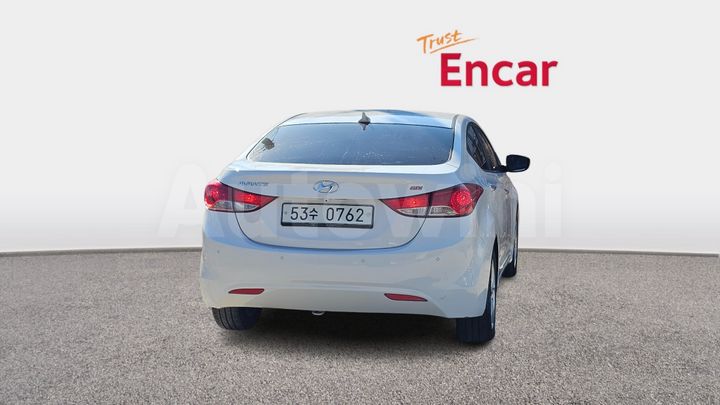 Hyundai Avante 2013 — 4