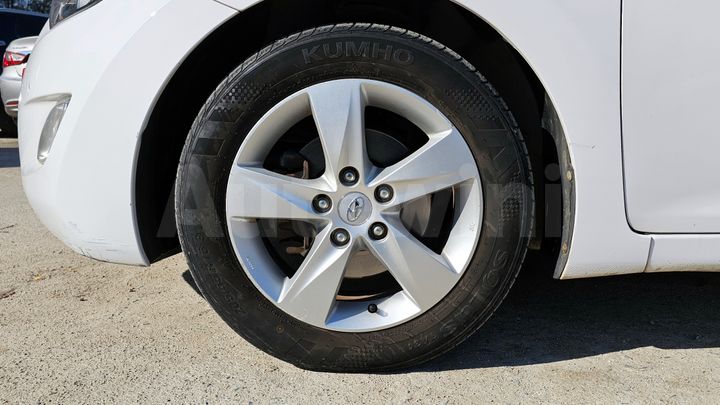 Hyundai Avante 2013 — 5