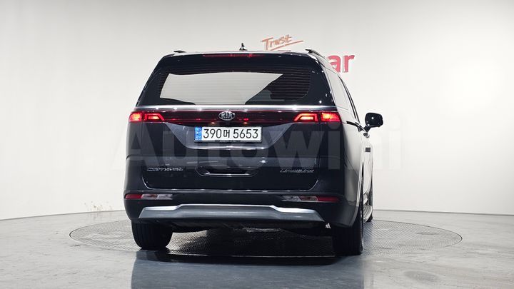 Kia Carnival 2021 — 4