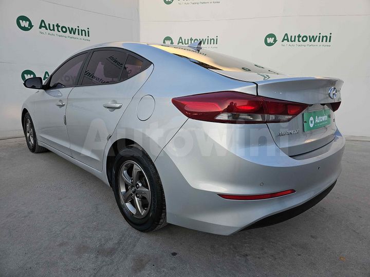 Hyundai Avante 2016 — 3
