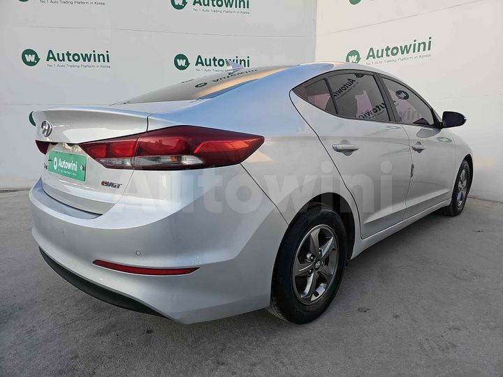 Hyundai Avante 2016 — 5