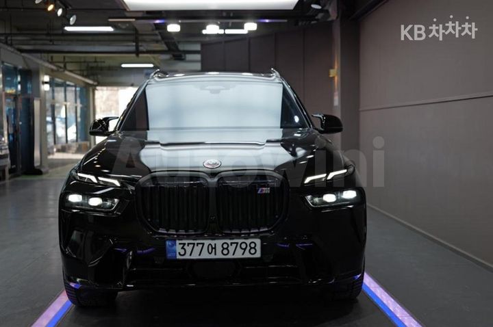 BMW X7 2023 — 3