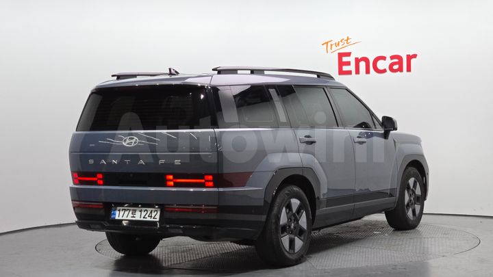 Hyundai SantaFe 2024 — 2