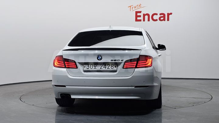 BMW 5 Series 2011 — 4