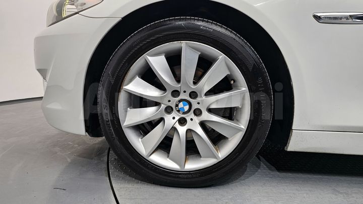 BMW 5 Series 2011 — 5