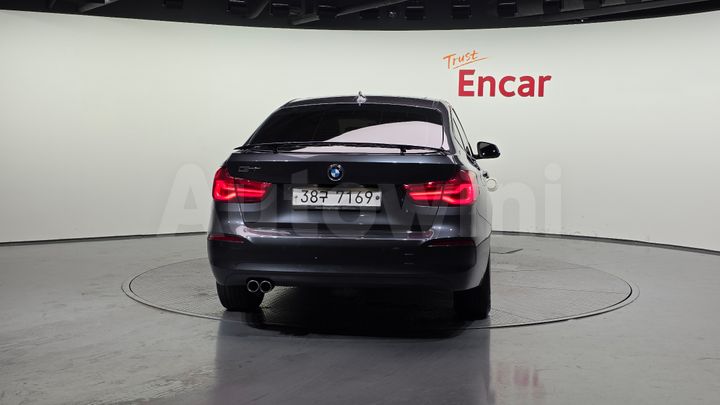 BMW 3 Series 2018 — 4