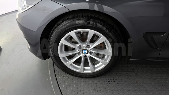 BMW 3 Series 2018 — 5