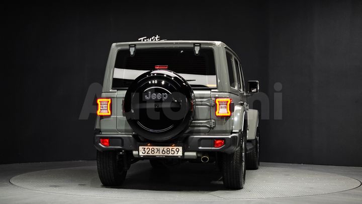 Jeep Wrangler 2022 — 4