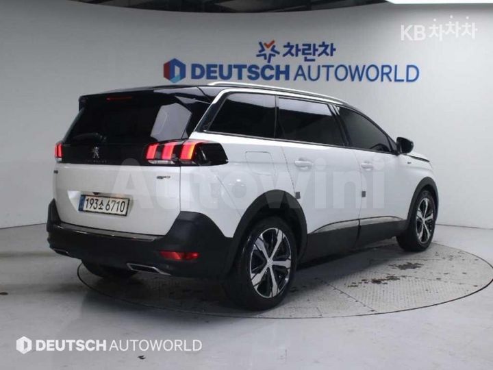 Peugeot 5008 2021 — 2
