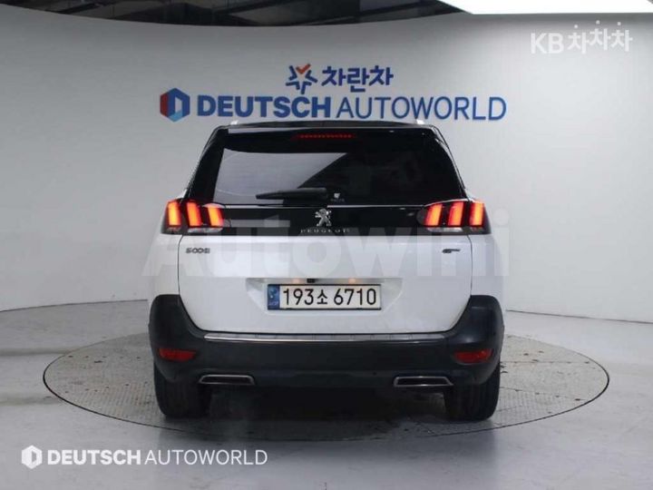Peugeot 5008 2021 — 4
