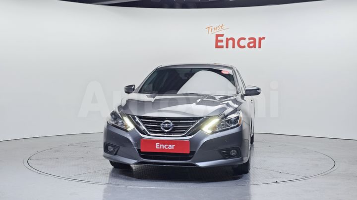 Nissan Altima 2018 — 3