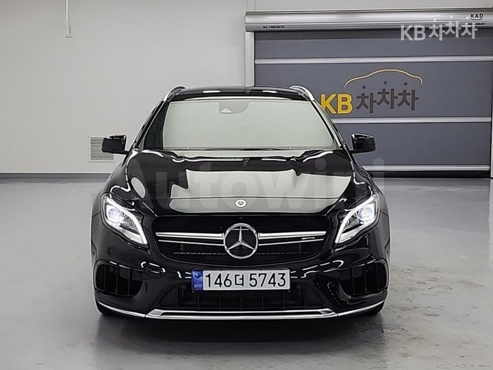 Mercedes Benz GLA Class 2018 — 3