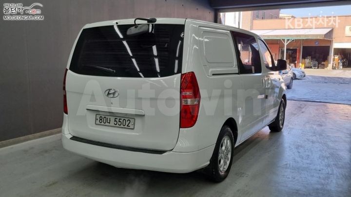 Hyundai Starex 2010 — 2