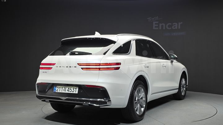 Genesis GV70 2025 — 2