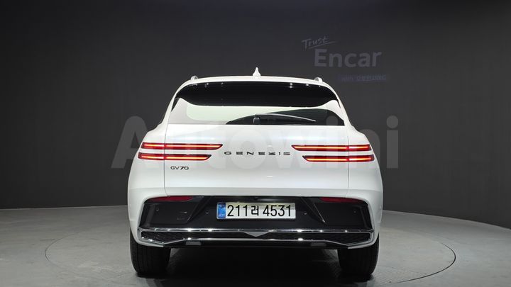 Genesis GV70 2025 — 4