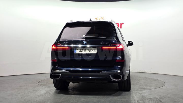 BMW X7 2021 — 4