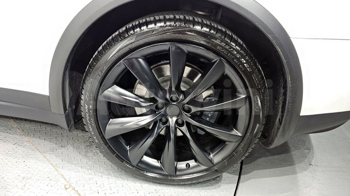 Tesla Model X 2020 — 5