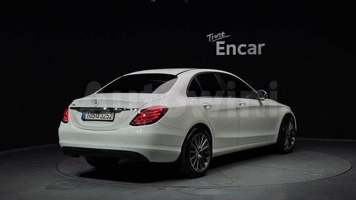 Mercedes-Benz C Class 2017 — 2