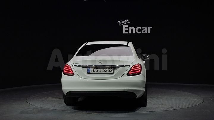 Mercedes-Benz C Class 2017 — 4