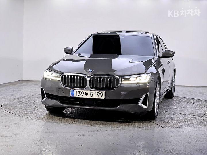 BMW 5 Series 2021 — 2